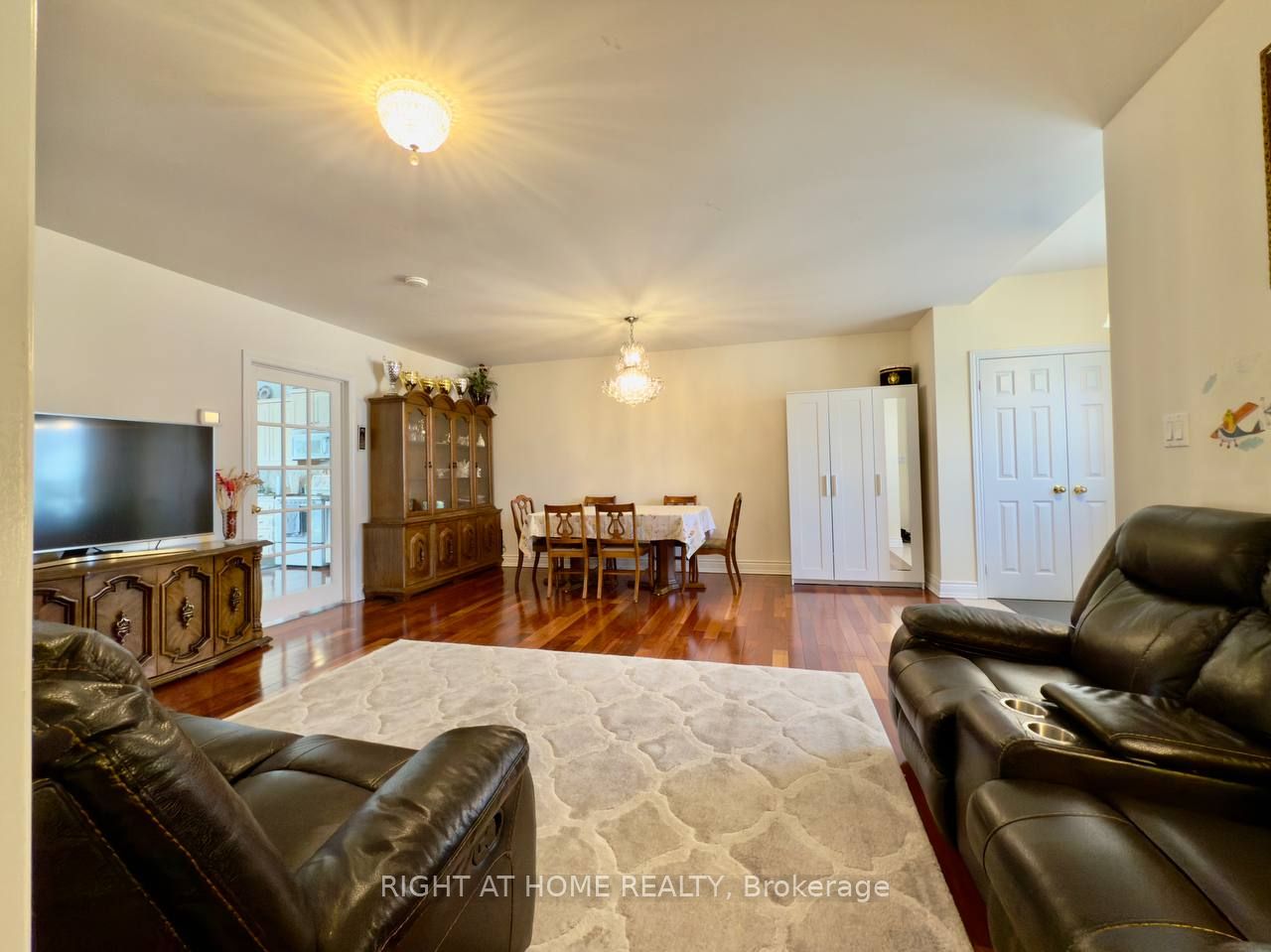 25 Burlingame Road