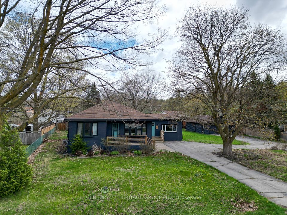 7 Victory Drive, East Gwillimbury, ON L0G 1M0