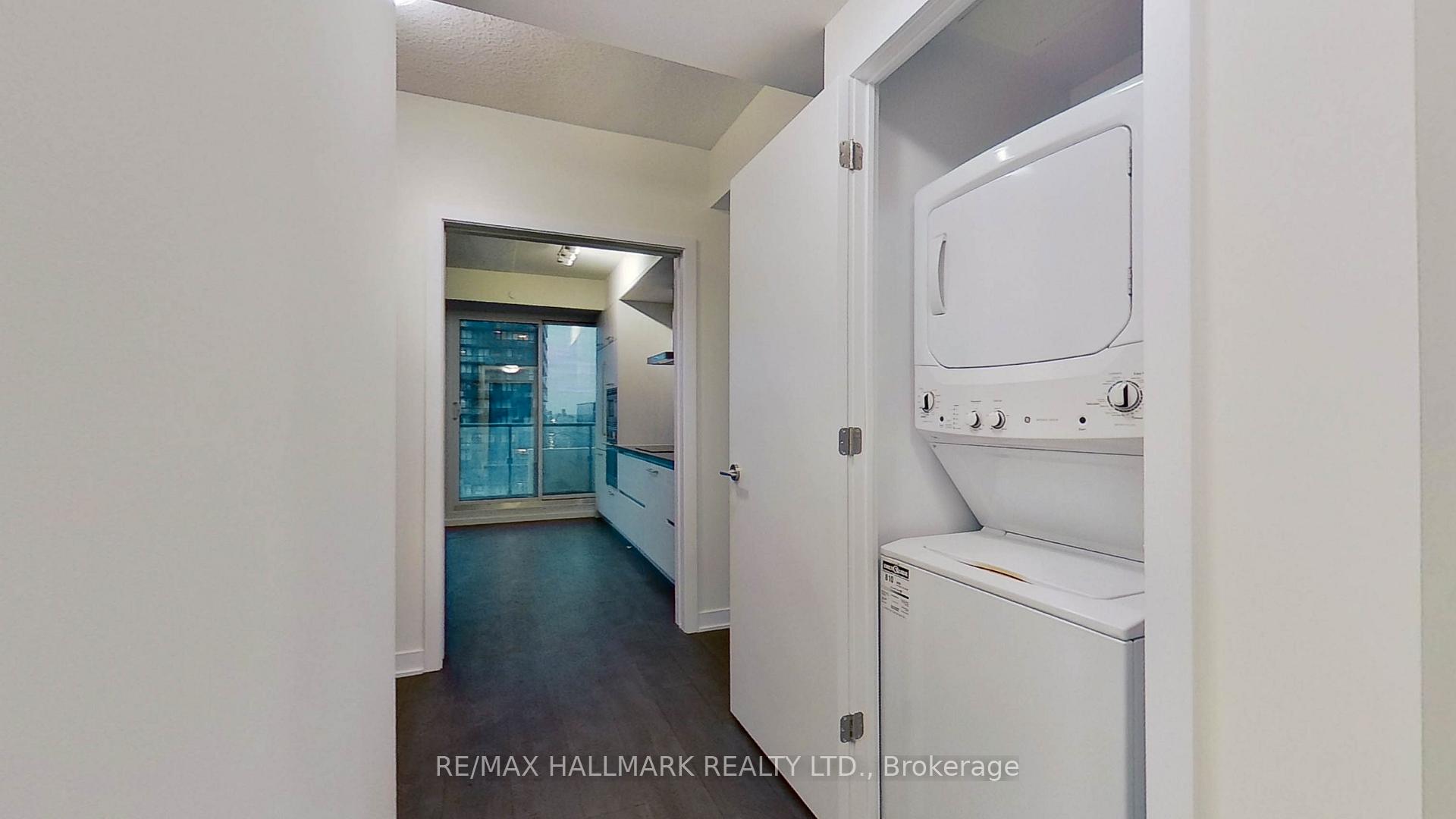 2 Bedrooms Condo at 2221 Yonge,  Toronto For sale