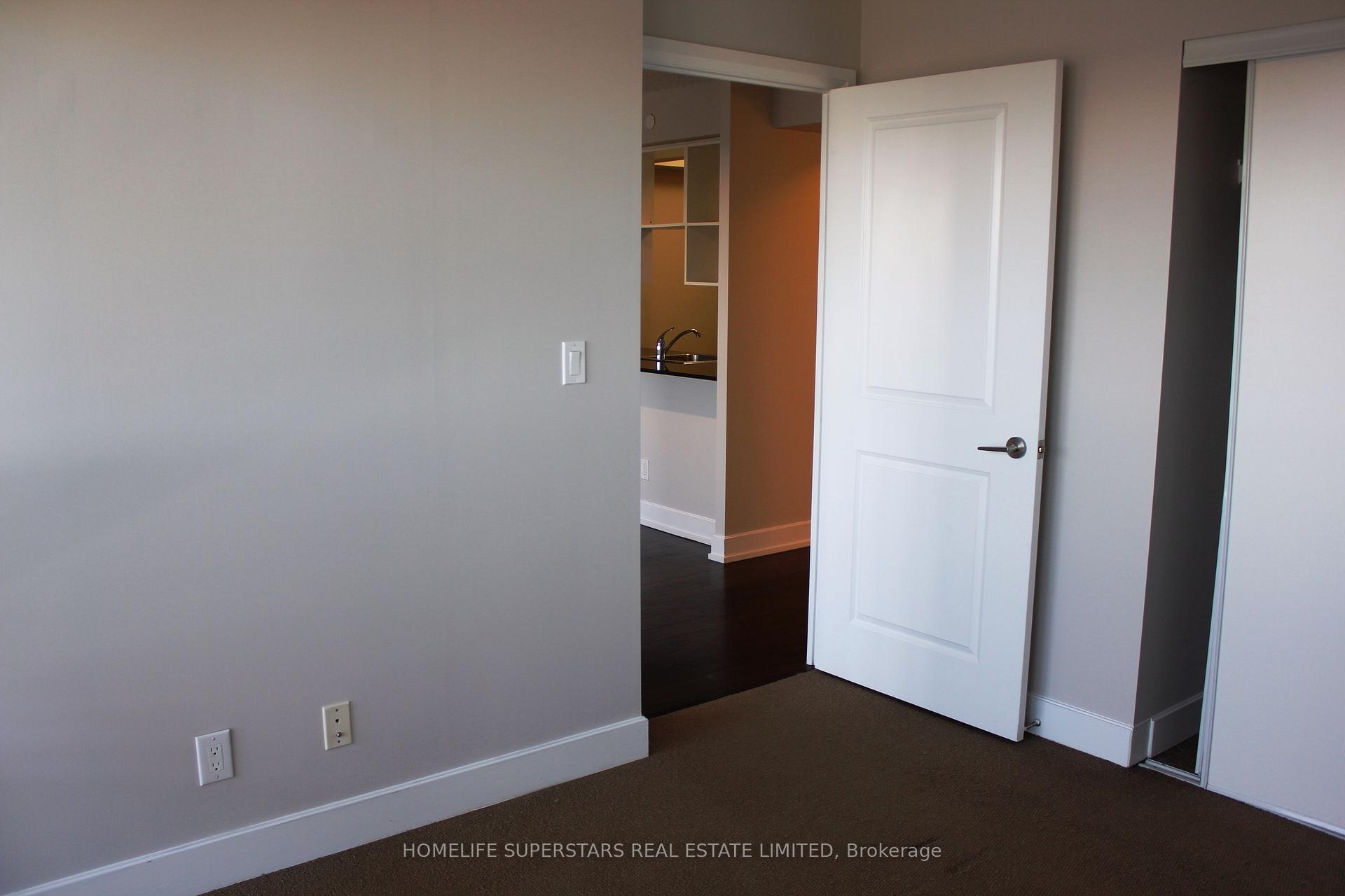 2 Bedrooms Condo at 6 Eva, Toronto For sale