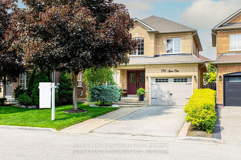 5901 Agean Drive, Mississauga, ON L5M 6R6