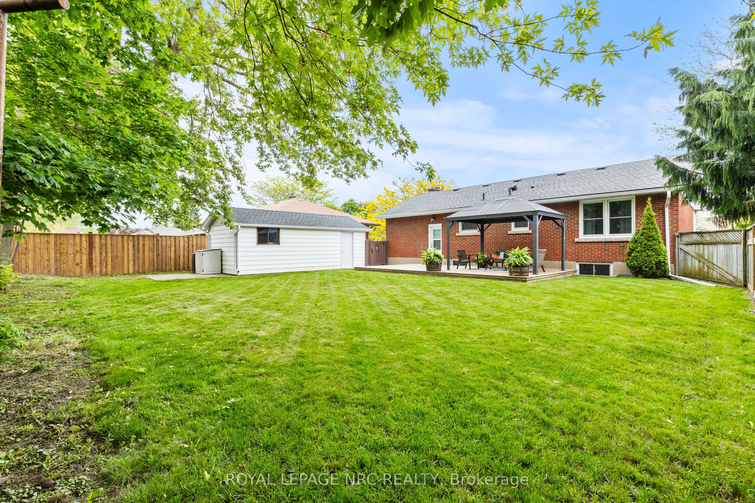 10 Whiteoak Drive