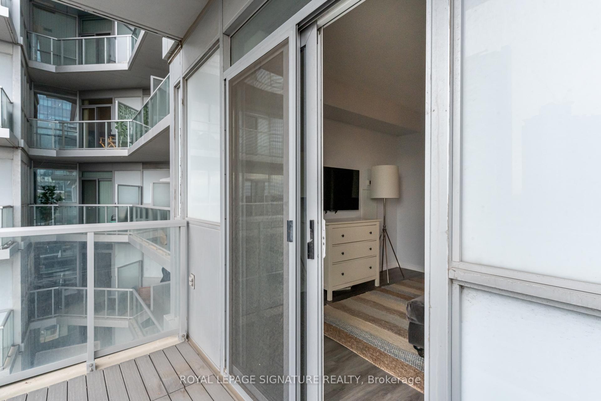 1 Bedroom Condo at 352 Front, Toronto For sale