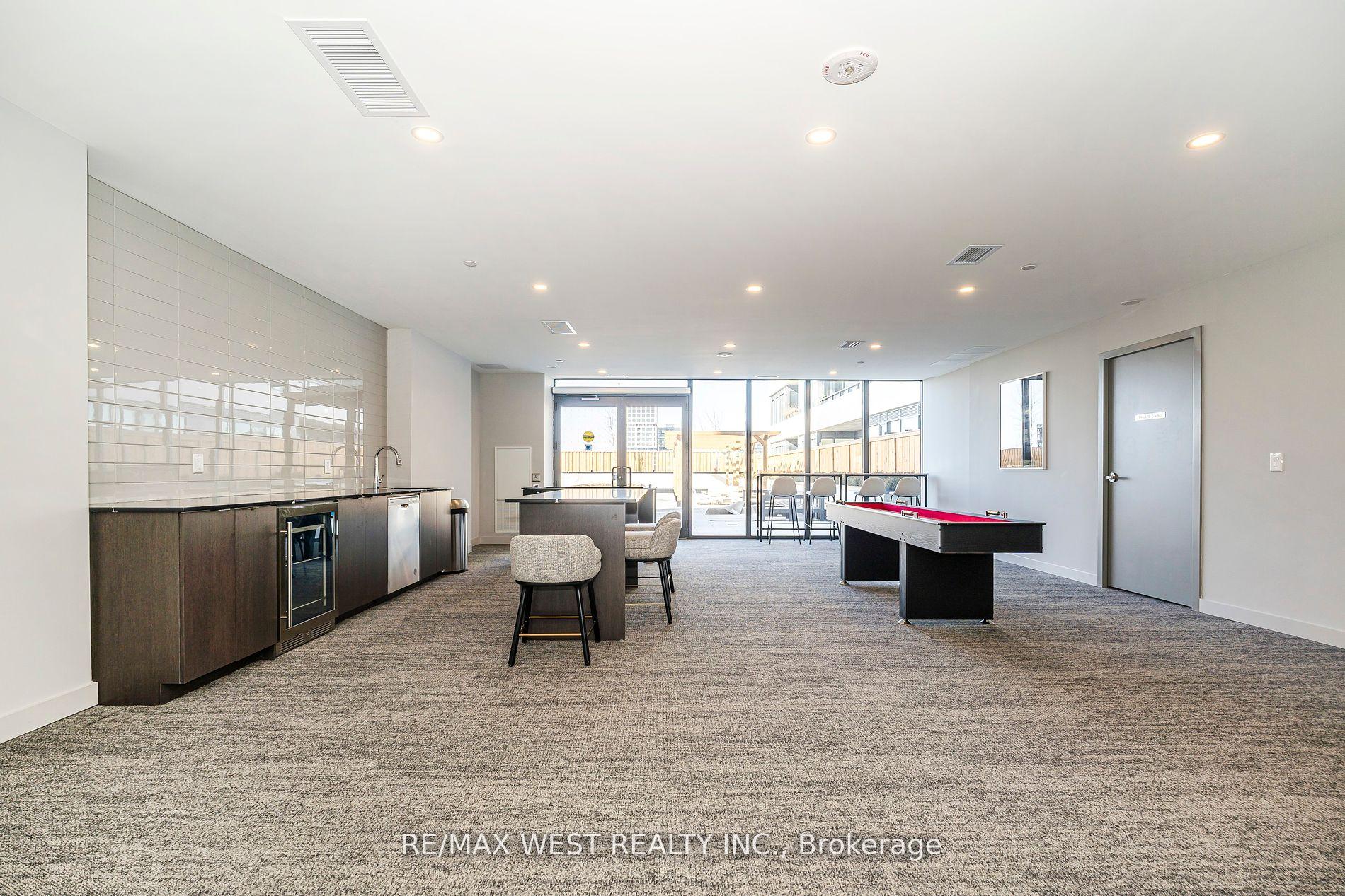 2 Bedrooms Condo at 859 The Queensway, Toronto For sale