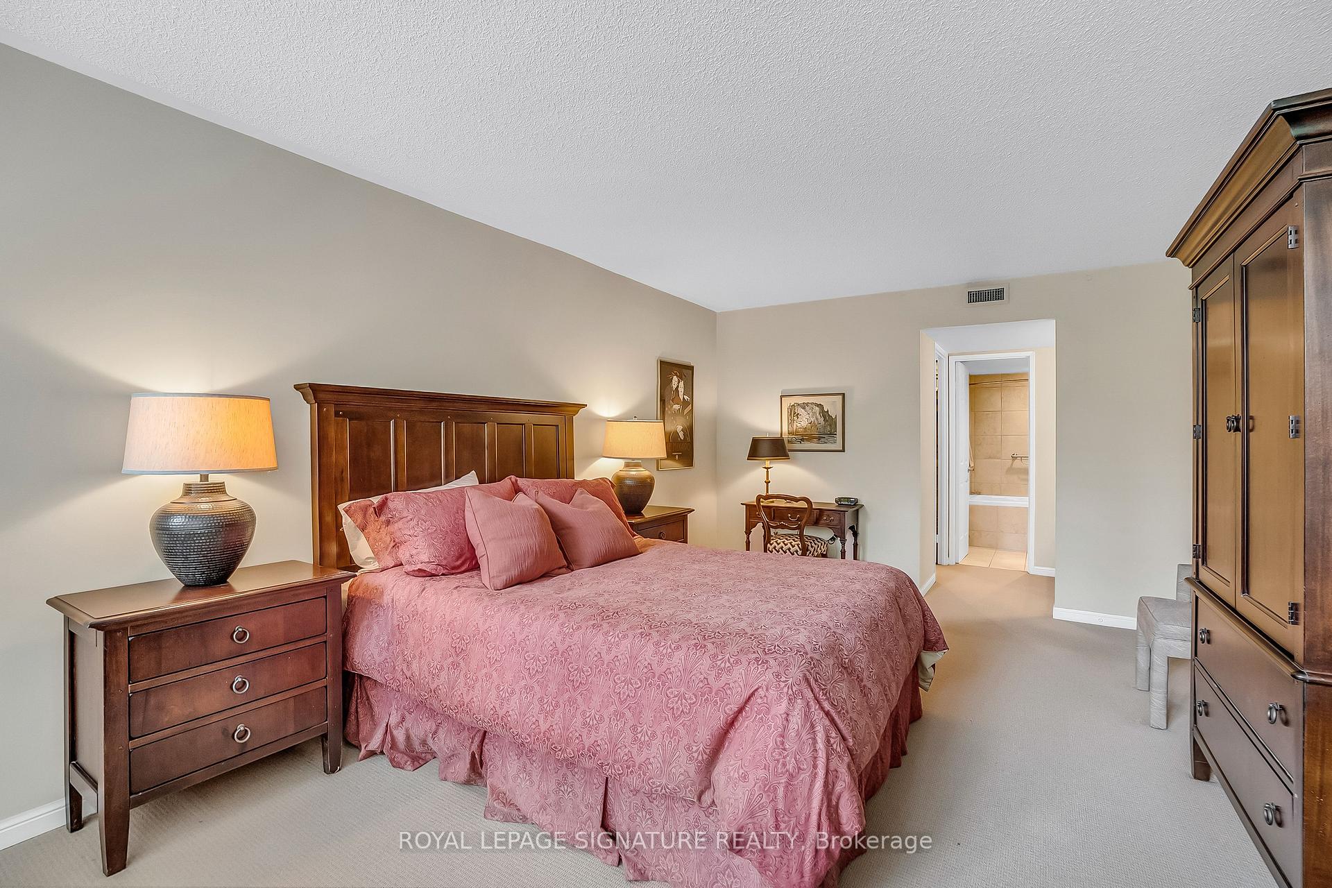 2 Bedrooms Condo at 245 The Donway, Toronto For sale