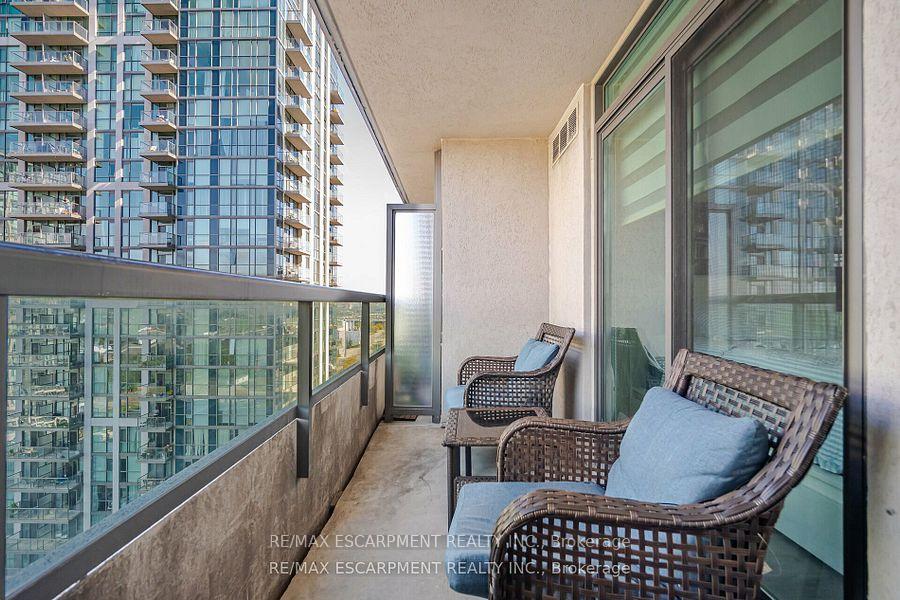 1 Bedroom Condo at 335 Rathburn, Mississauga For sale