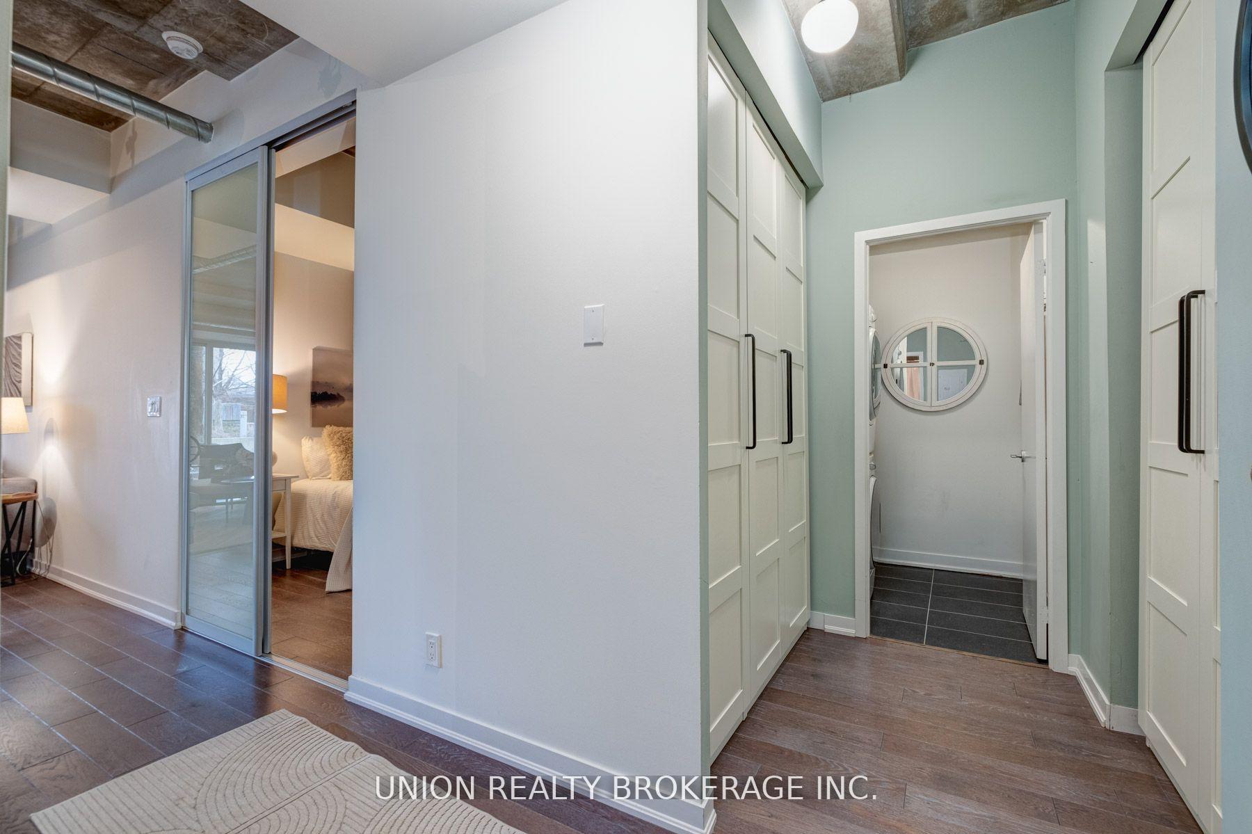 3 Bedrooms Condo at 201 Carlaw, Toronto For sale