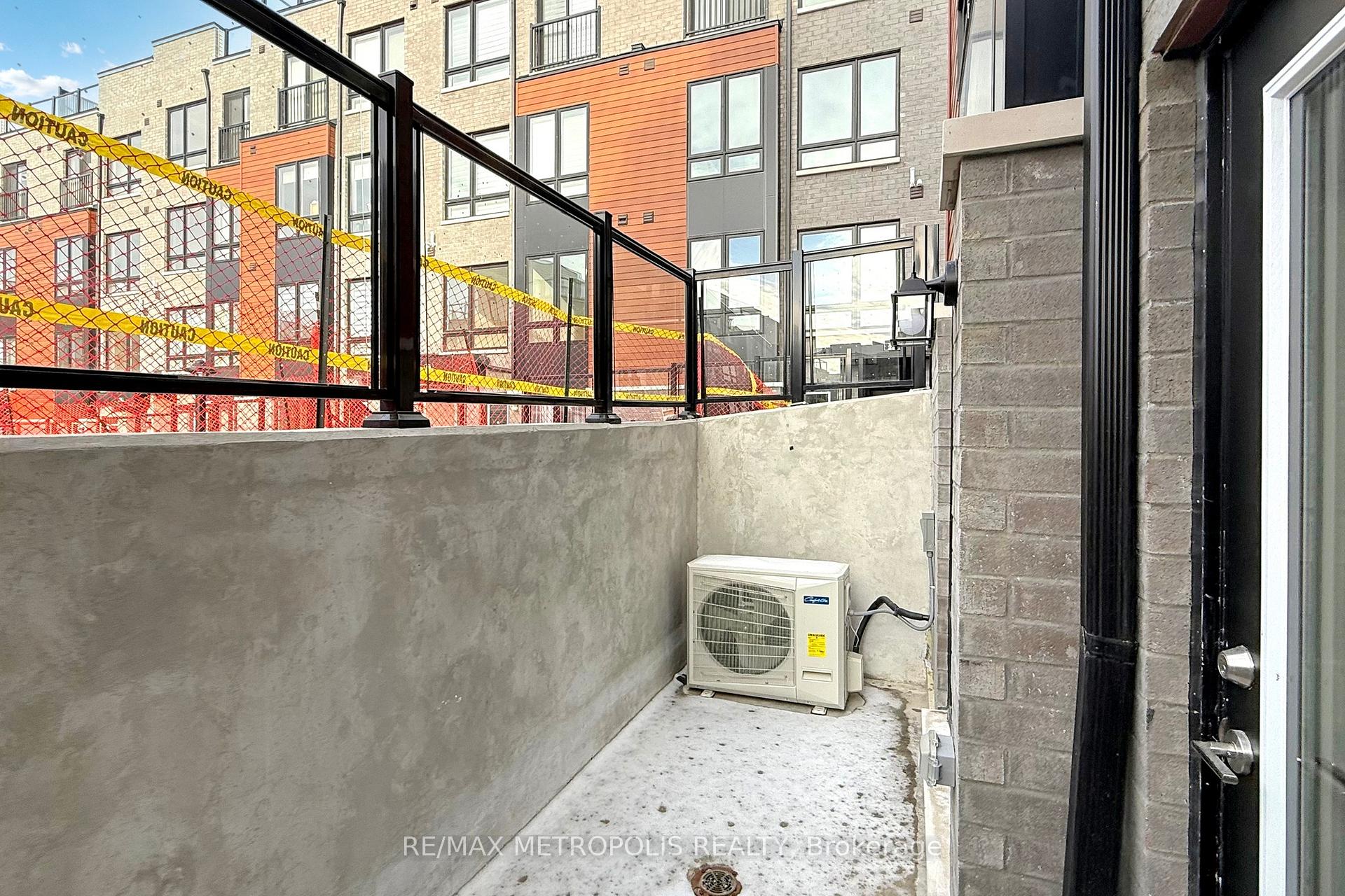 3 Bedrooms Condo at 35 Priya, Toronto For sale