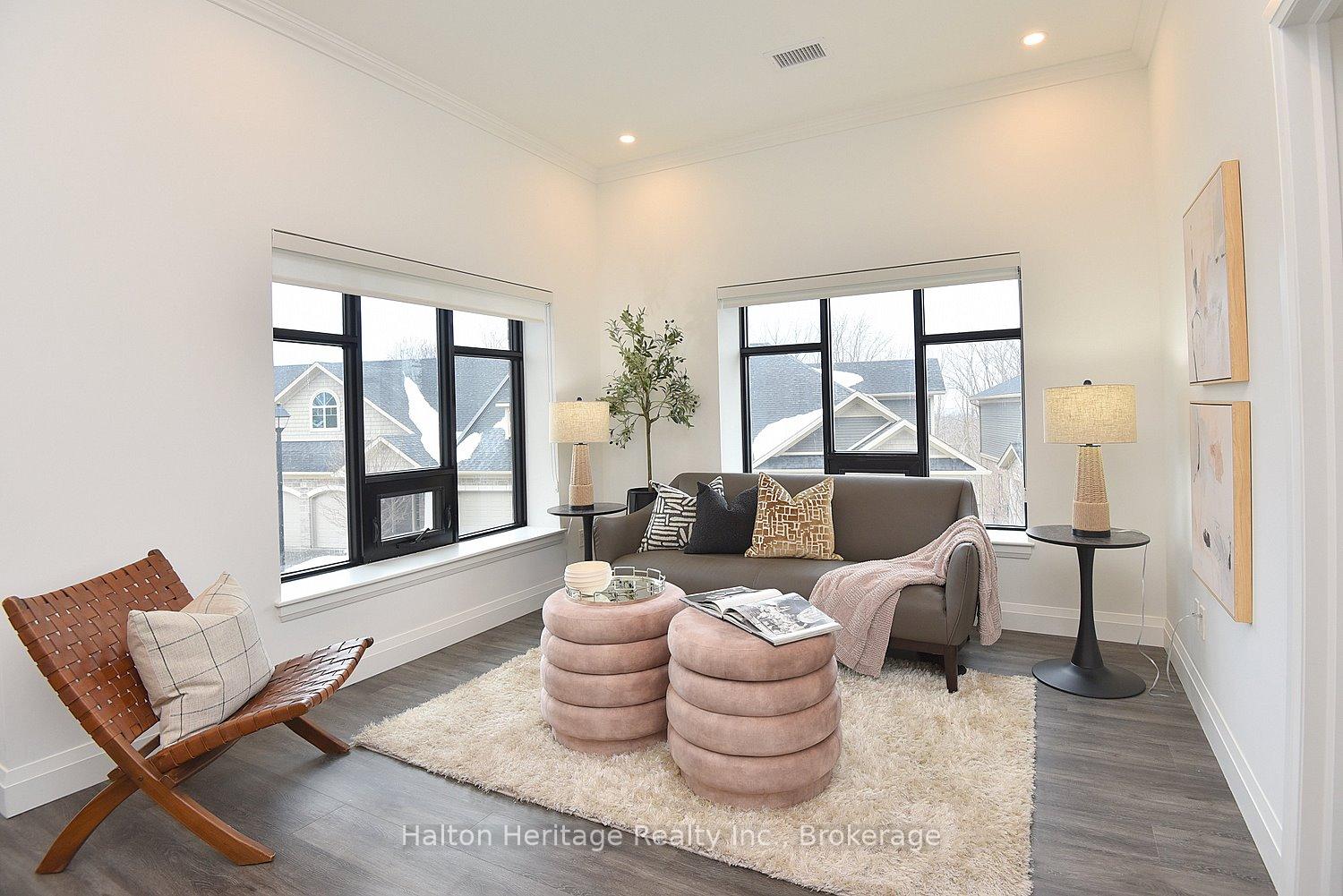 2 Bedrooms Condo at 30 Hamilton,  Hamilton For sale