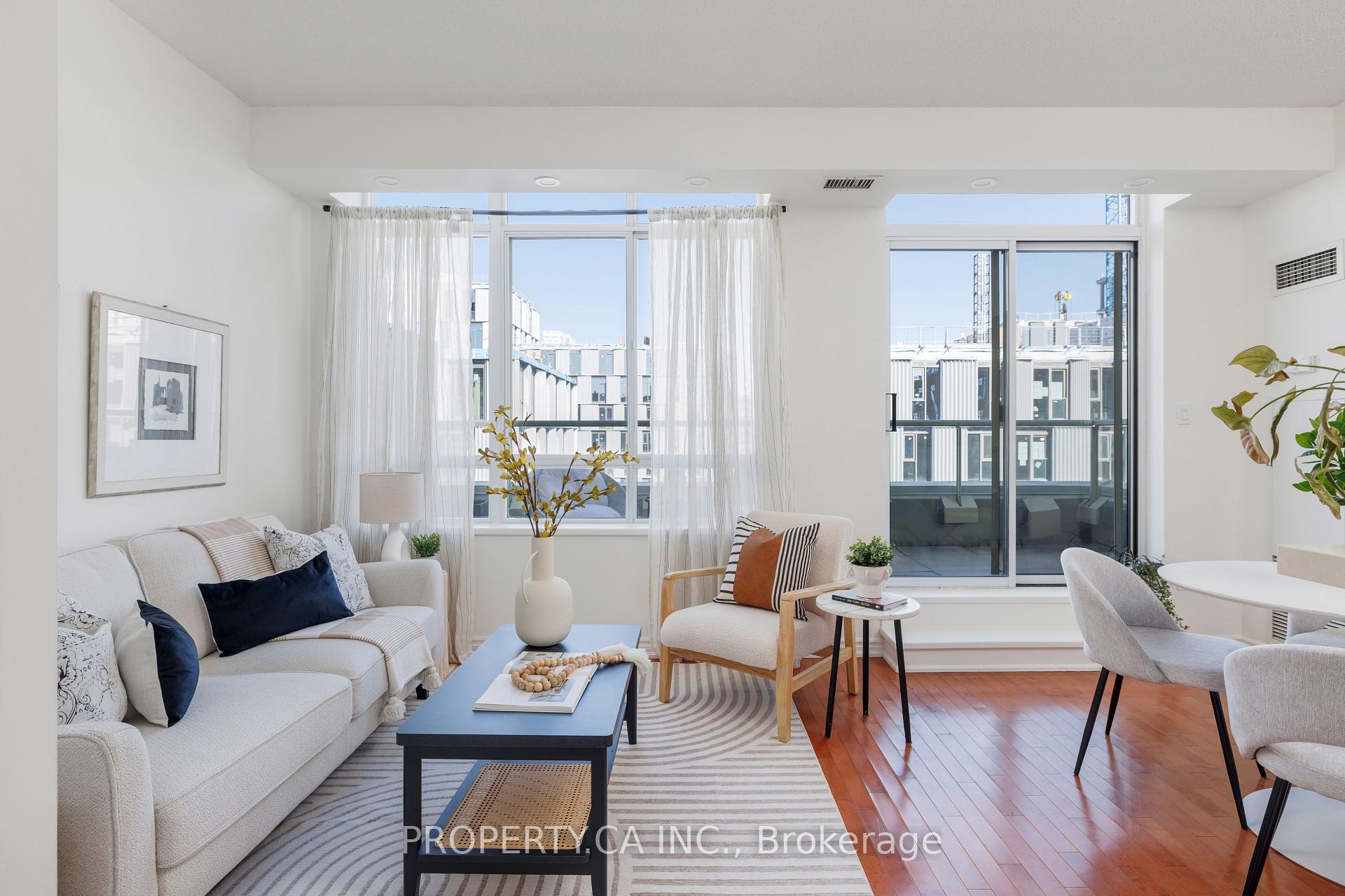 2 Bedrooms Condo at 70 Mill, Toronto For sale