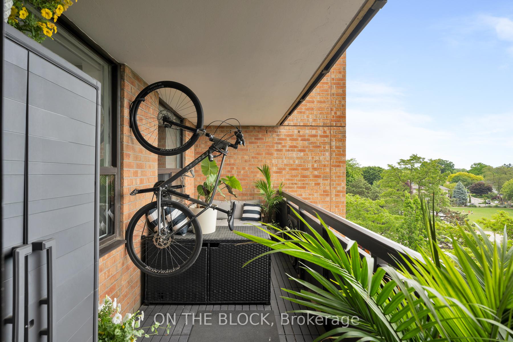 2 Bedrooms Condo at 3845 Lake Shore, Toronto For sale