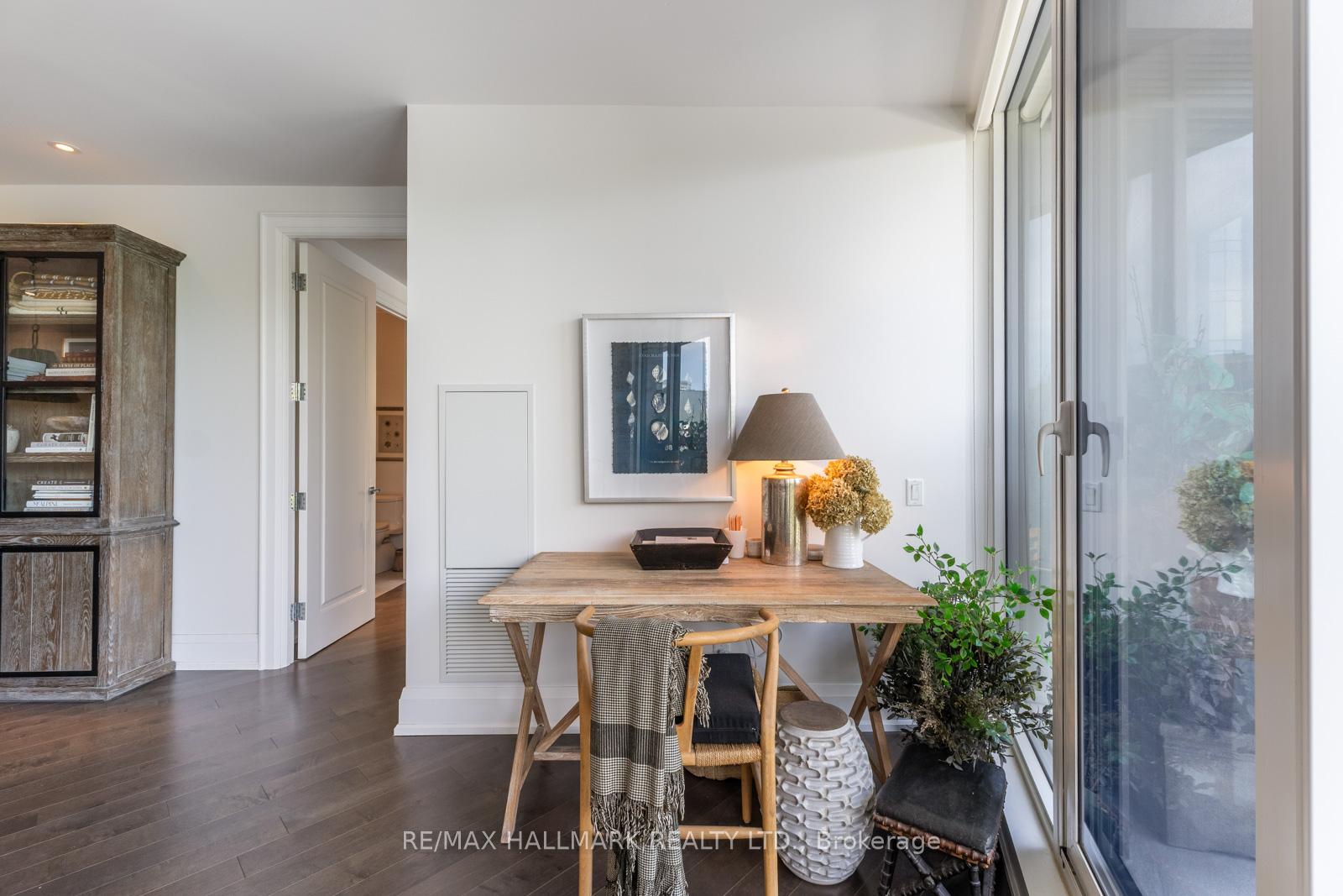 1 Bedroom Condo at 88 Davenport, Toronto For sale