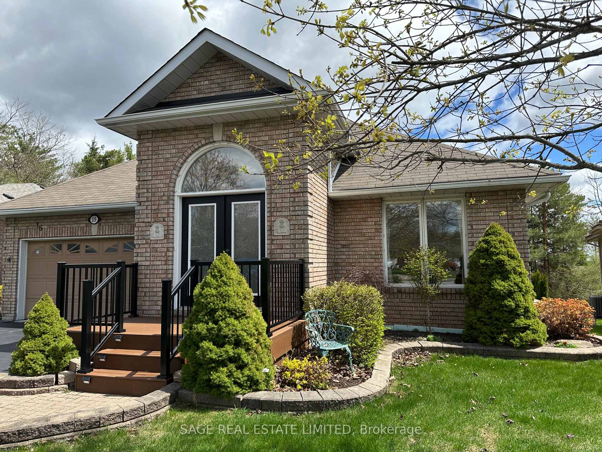 15 Hillview Drive, Kawartha Lakes, ON K0M 1A0