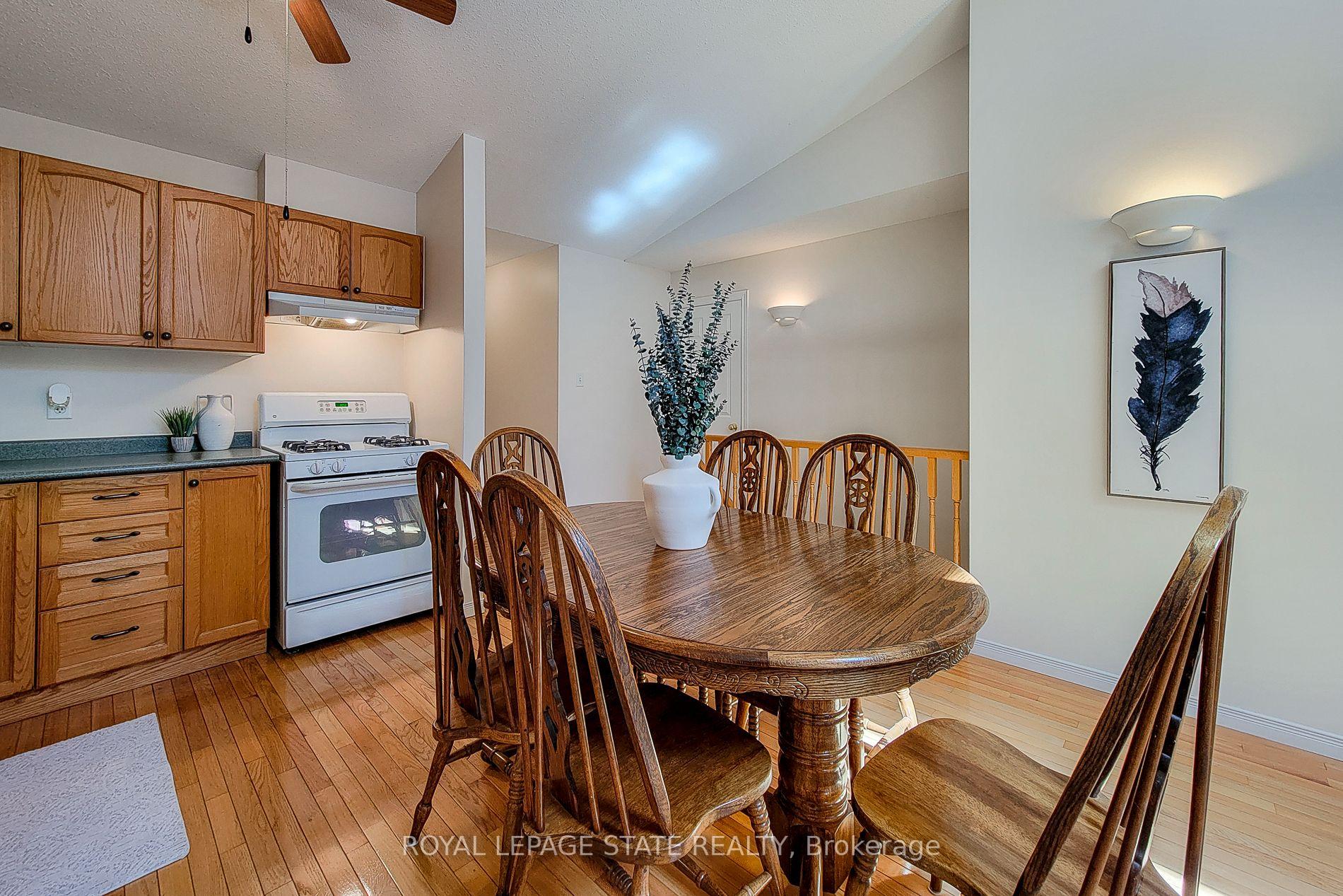 2 Bedrooms Condo at 751 Rymal, Hamilton For sale