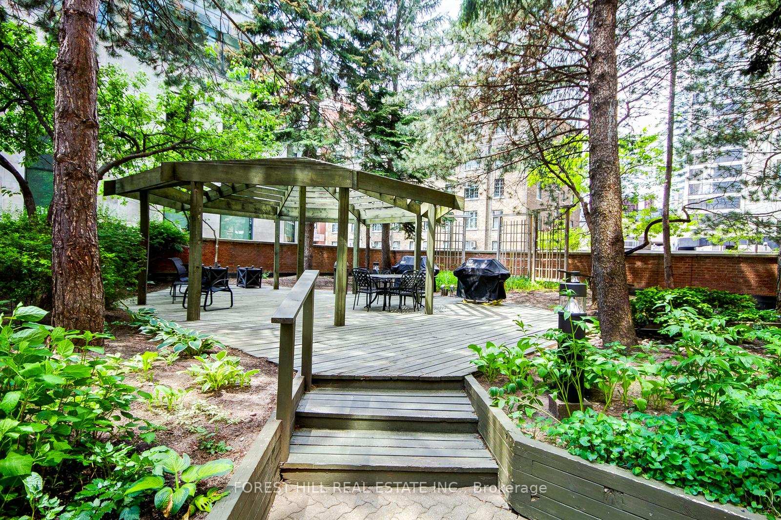 2 Bedrooms Condo at 1166 Bay, Toronto For sale
