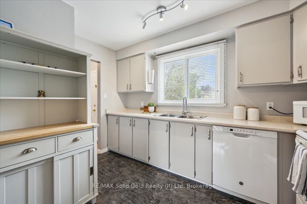 419 Bairstow Crescent, #3