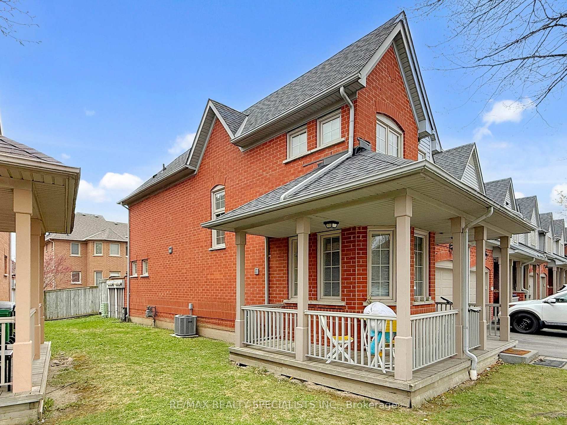 3 Bedrooms Condo at 5223 Fairford,  Mississauga For sale