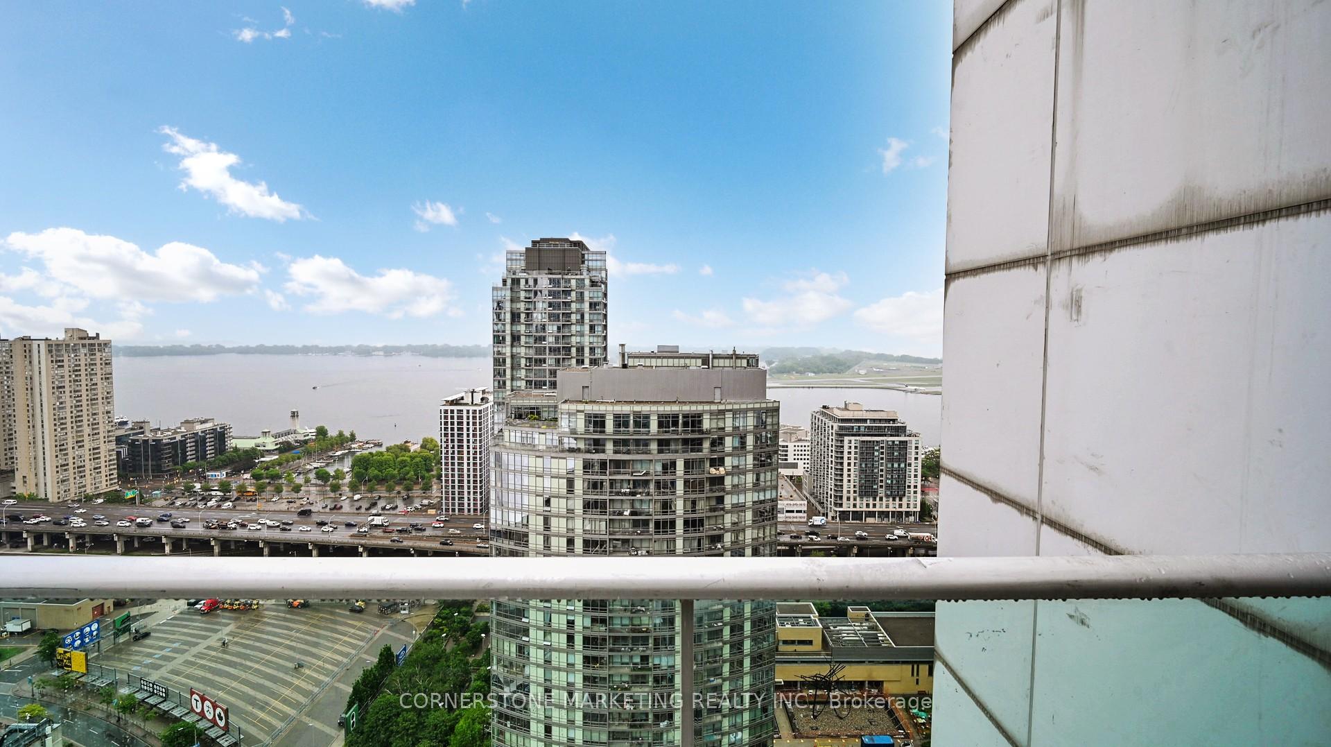 3 Bedrooms Condo at 81 Navy Wharf, Toronto For sale