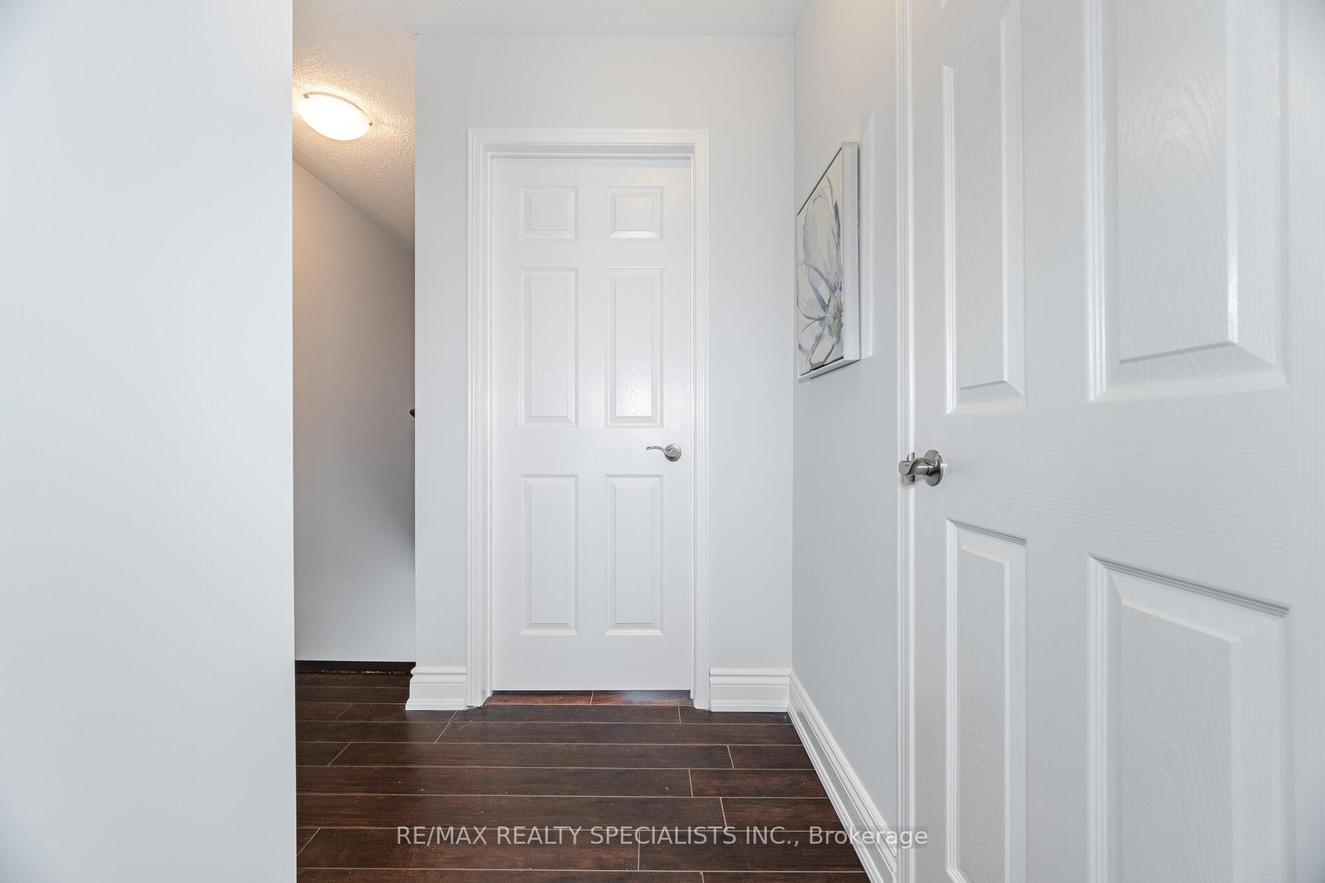 2 Bedrooms Condo at 2341 Parkhaven, Oakville For sale