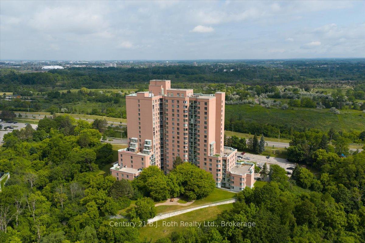 1 Bedroom Condo at 41 MARKBROOK, Toronto For sale