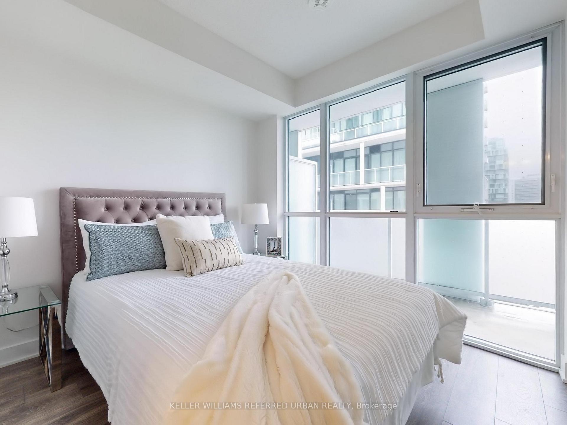 2 Bedrooms Condo at 188 Fairview Mall,  Toronto For sale