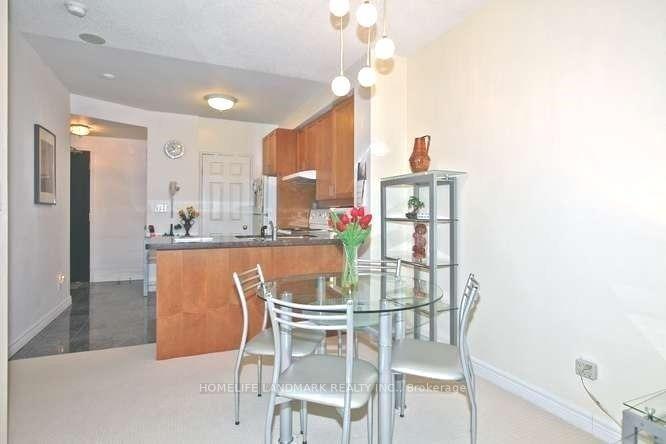 2 Bedrooms Condo at 55 Bloor, Toronto For sale