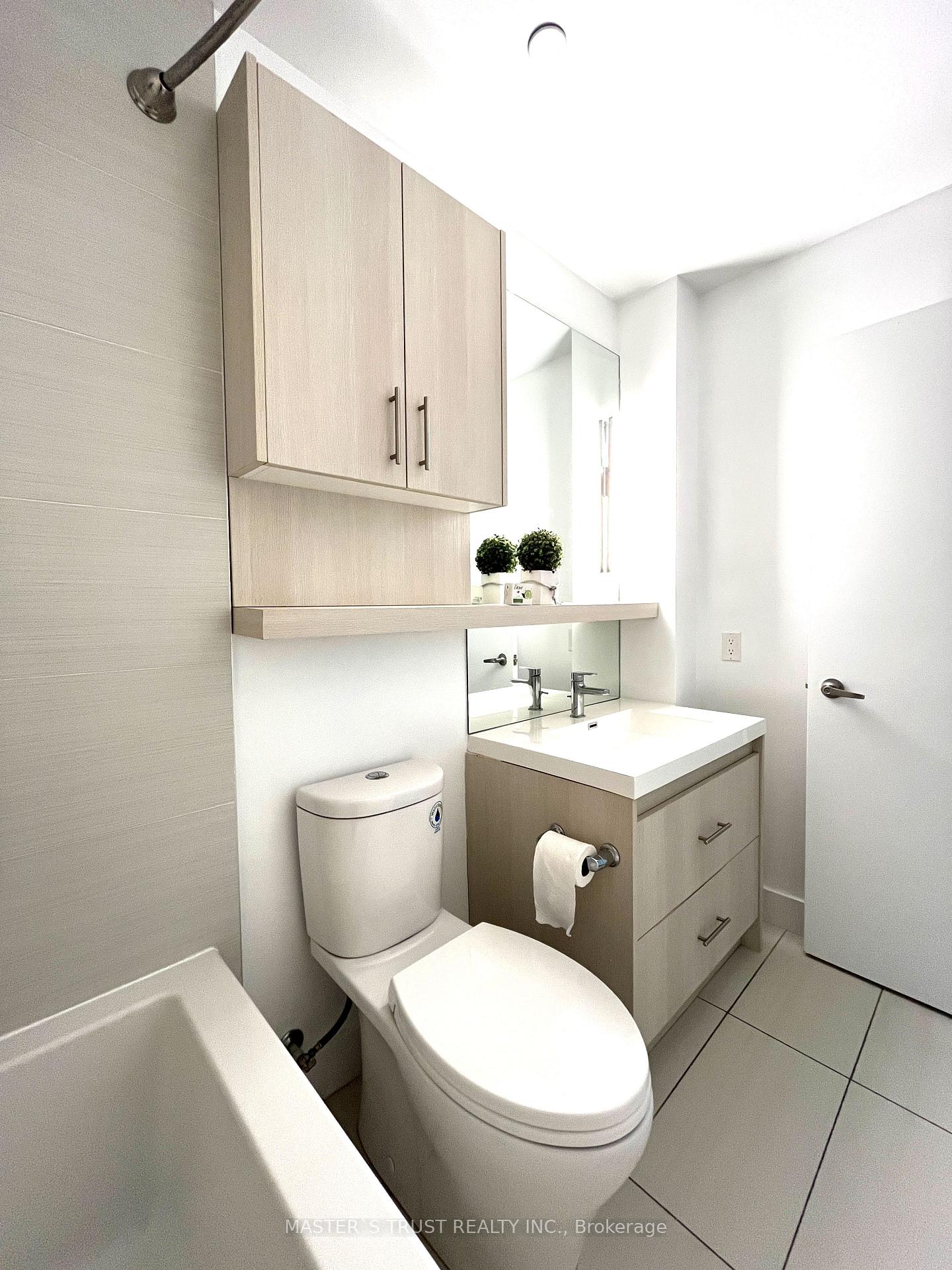2 Bedrooms Condo at 150 Fairview Mall, Toronto For sale