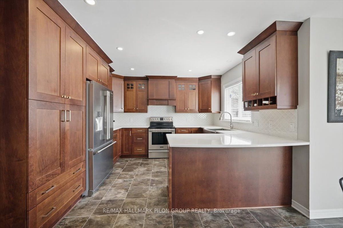 10 Maybrook Place