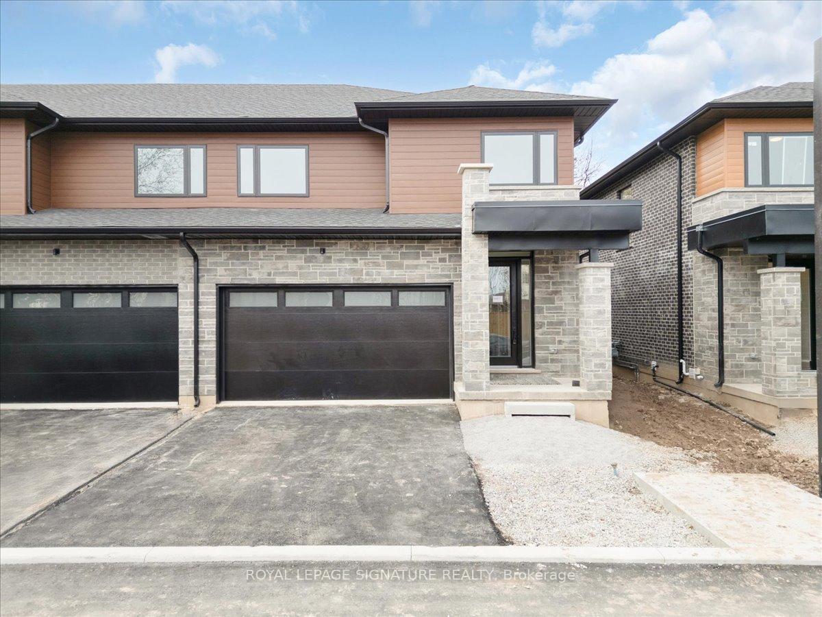 3 Bedrooms Condo at 2154 Walkers,  Burlington For sale