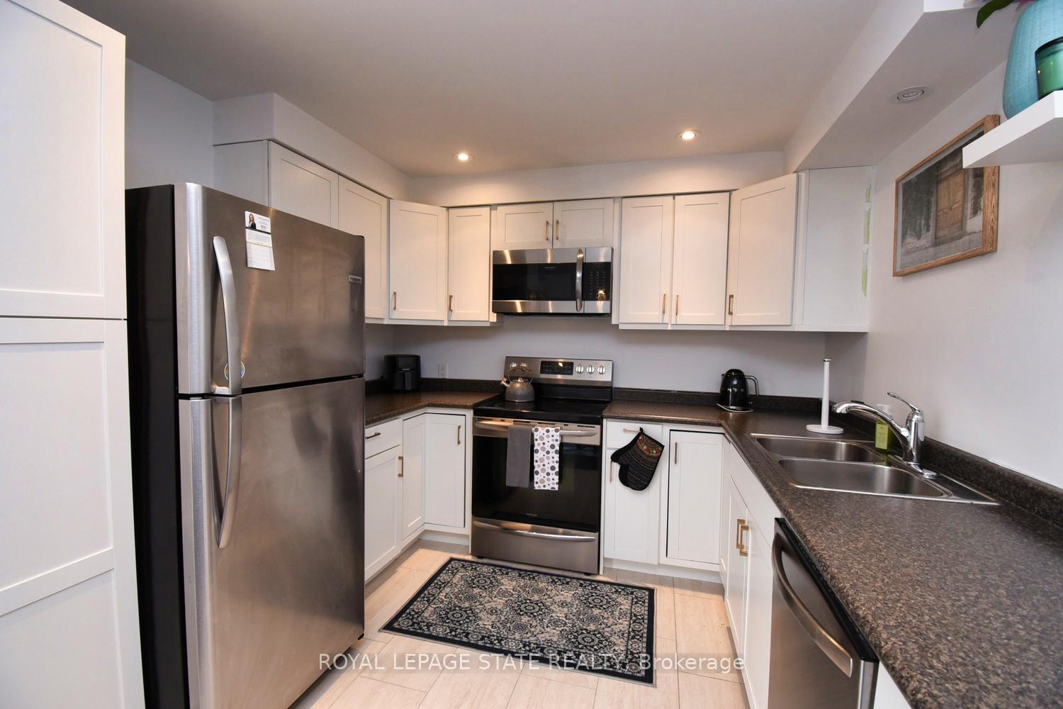 3 Bedrooms Condo at 1255 Upper Gage,  Hamilton For sale