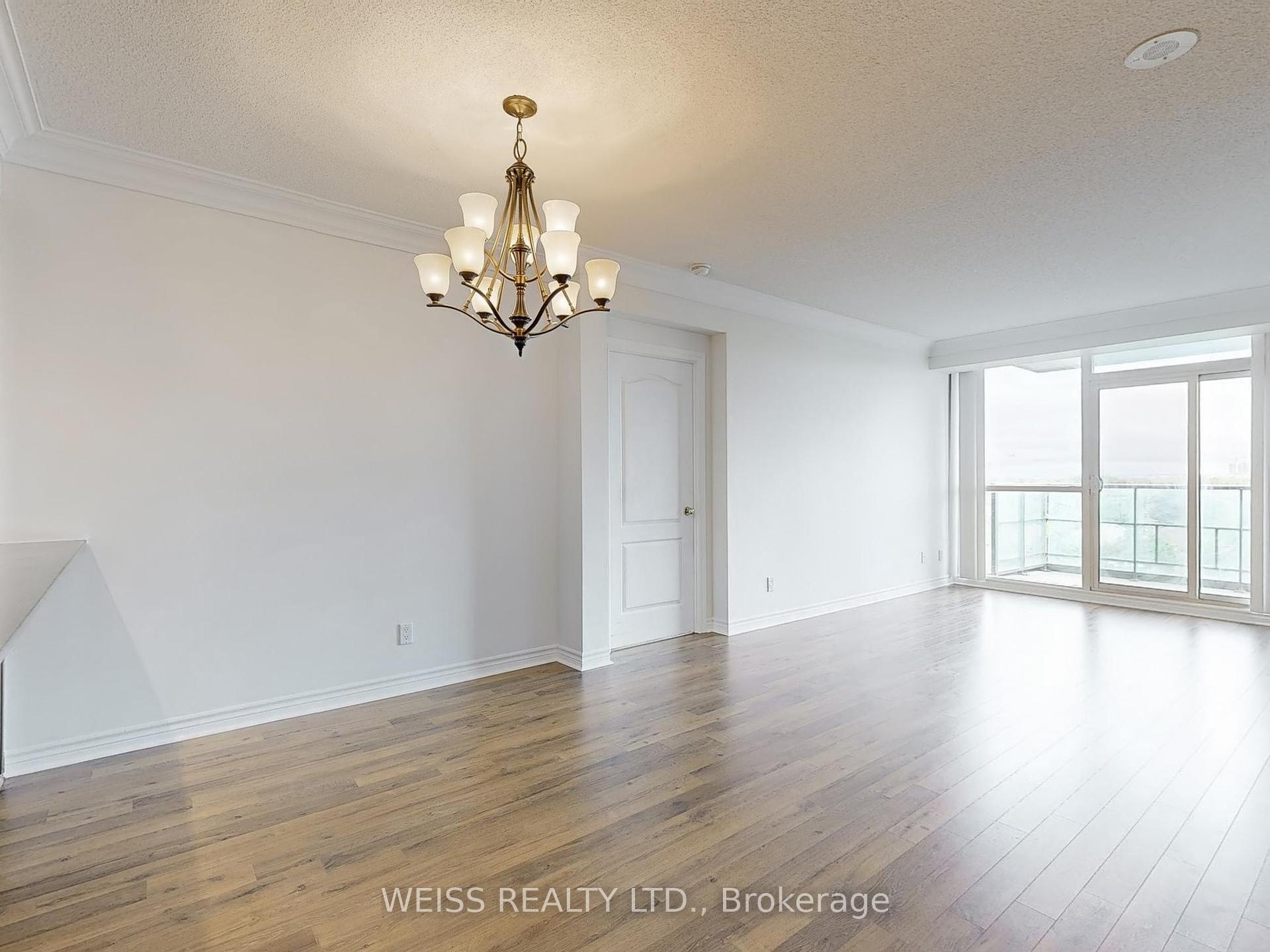 3 Bedrooms Condo at 88 Promenade, Vaughan For sale