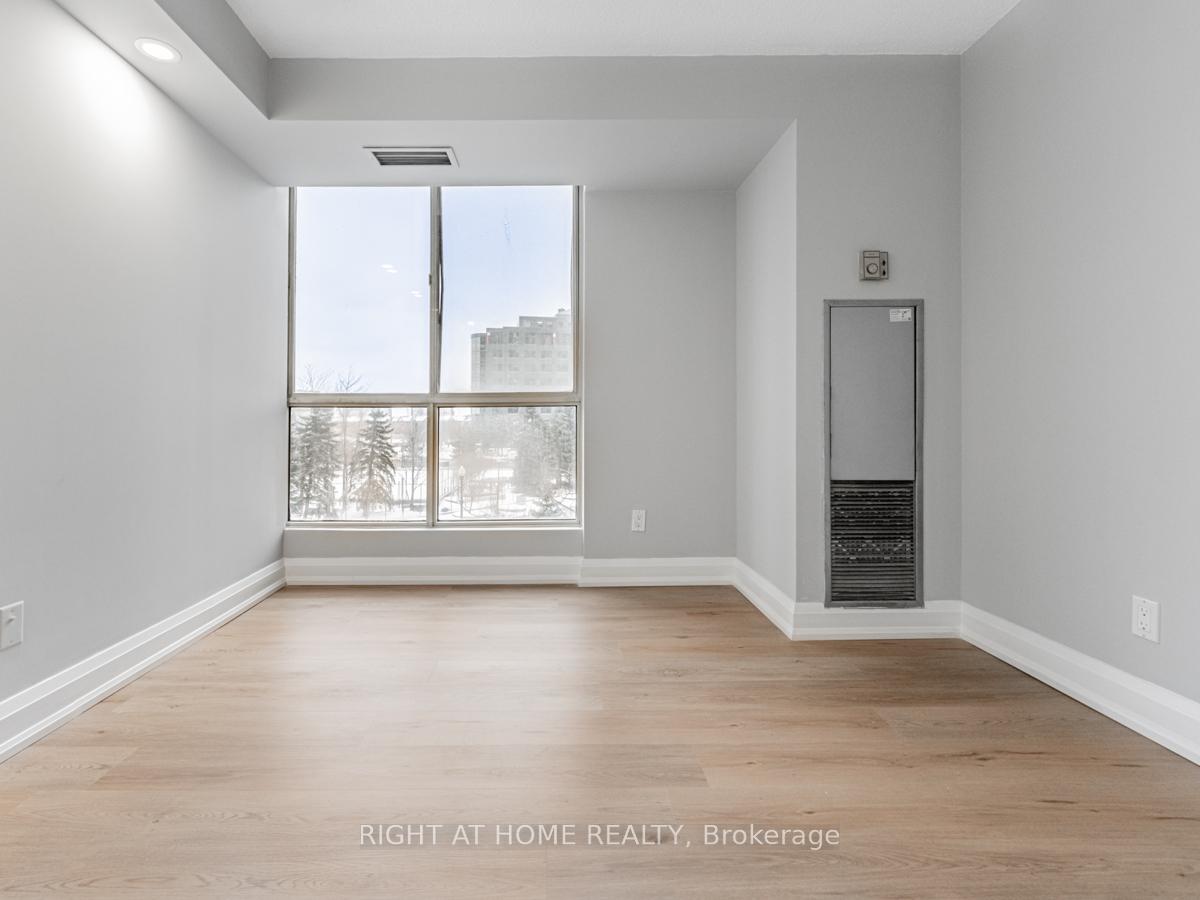 1 Bedroom Condo at 55 Kingsbridge Garden,  Mississauga For sale