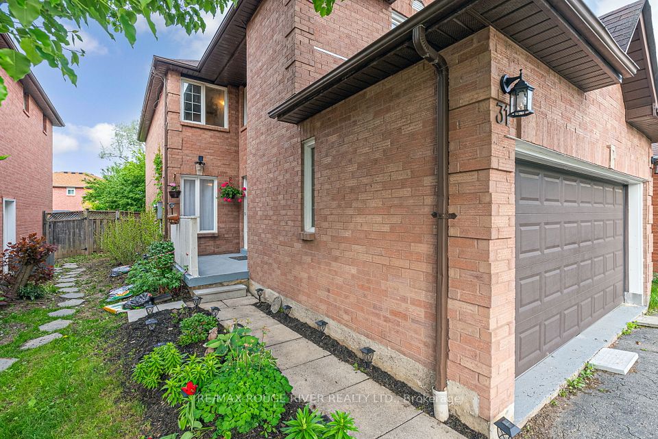 31 Sharp Crescent, Ajax, ON L1T 3R1