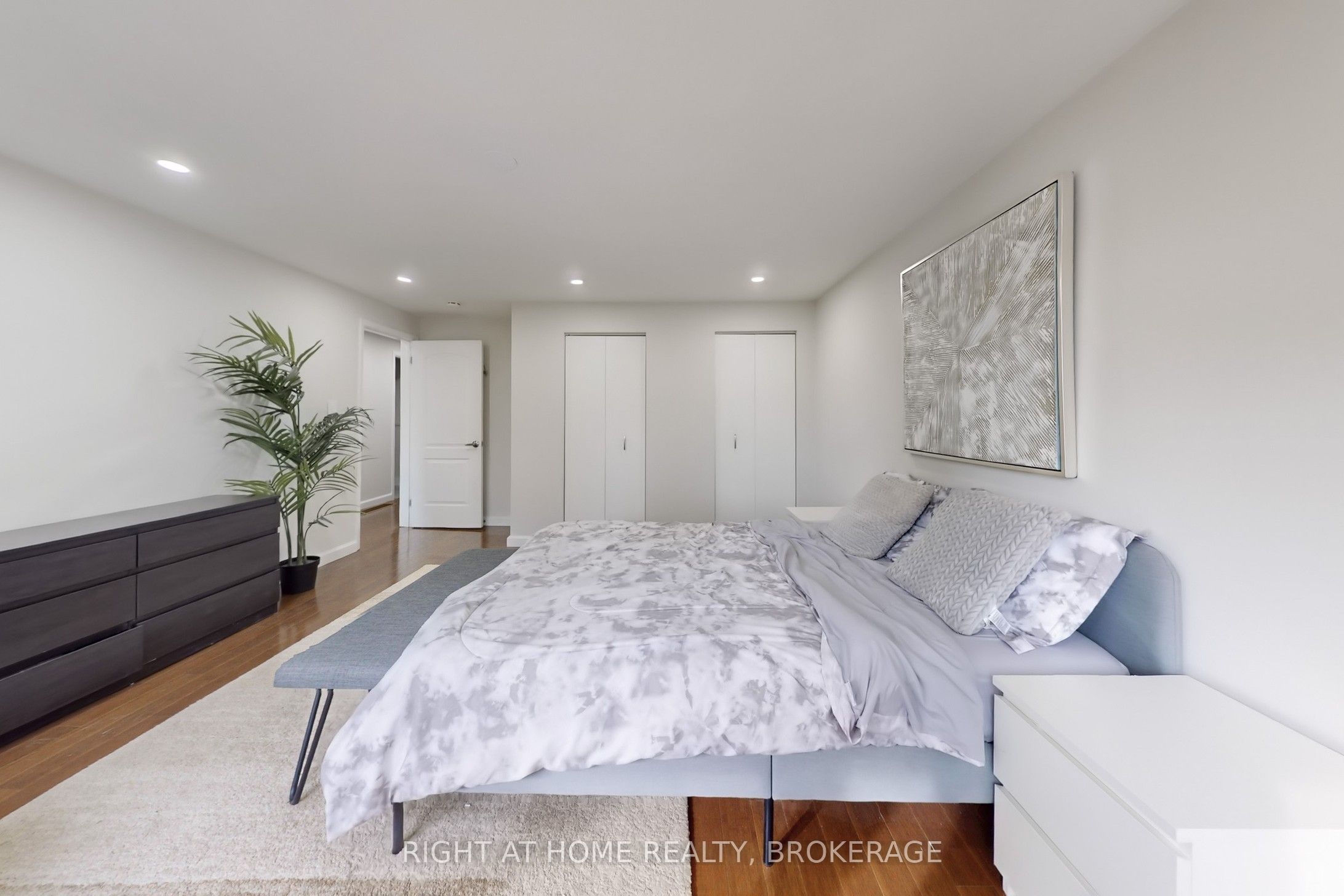 2373 maryvale Court E