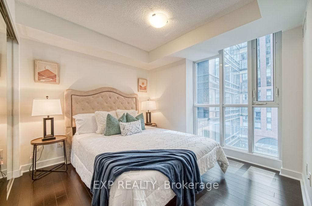 2 Bedrooms Condo at 295 Adelaide, Toronto For sale