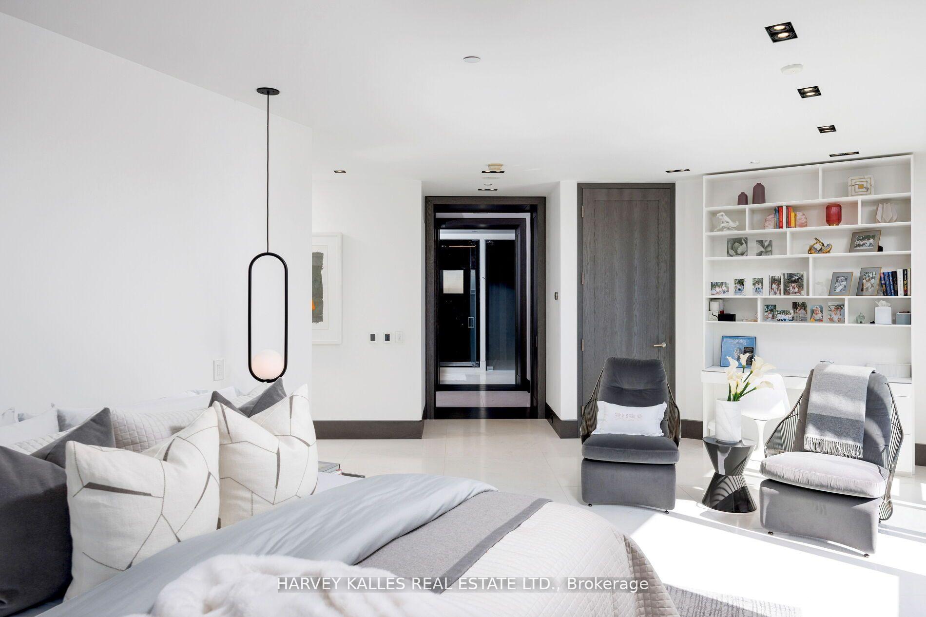 4 Bedrooms Condo at 181 Davenport, Toronto For sale