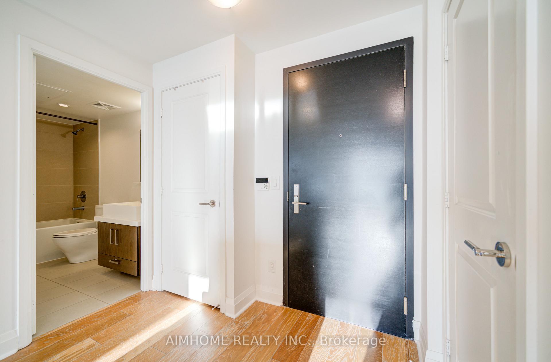 2 Bedrooms Condo at 1080 Bay, Toronto For sale