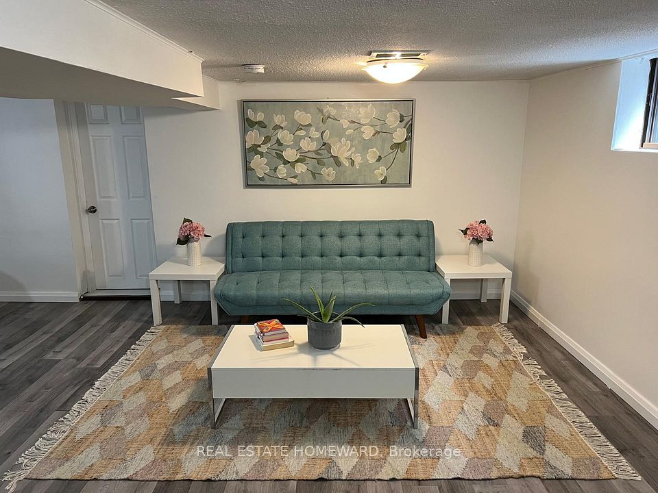 40 Kirknewton Road, Toronto, ON M6E 3Y1