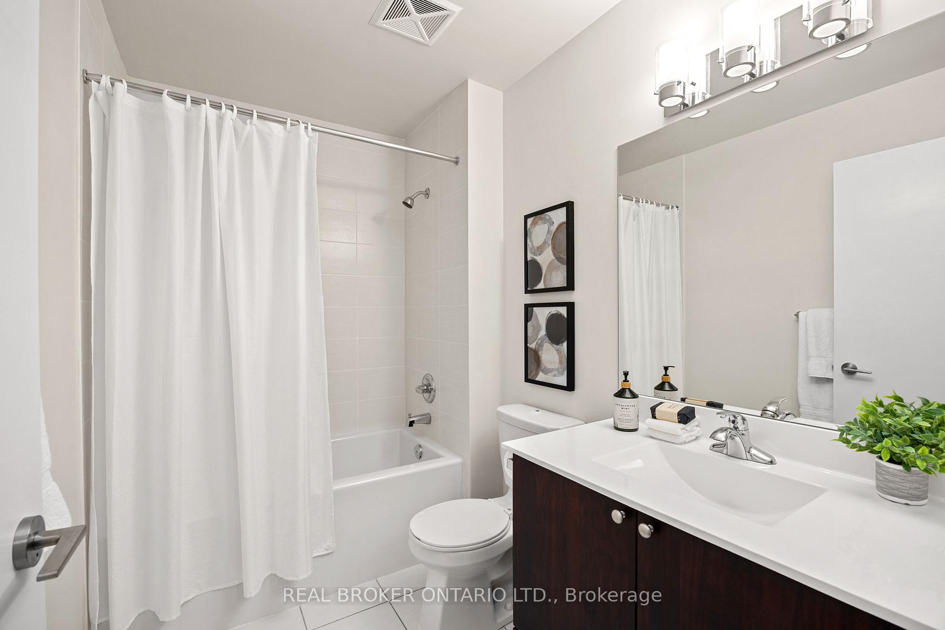 2 Bedrooms Condo at 181 Village Green, Toronto For sale