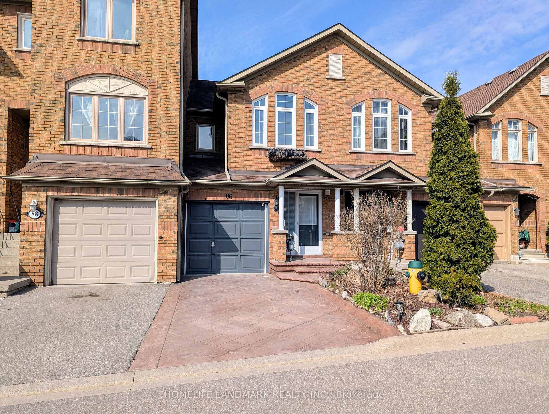 4 Bedrooms Condo at 86 Tania, Vaughan For sale