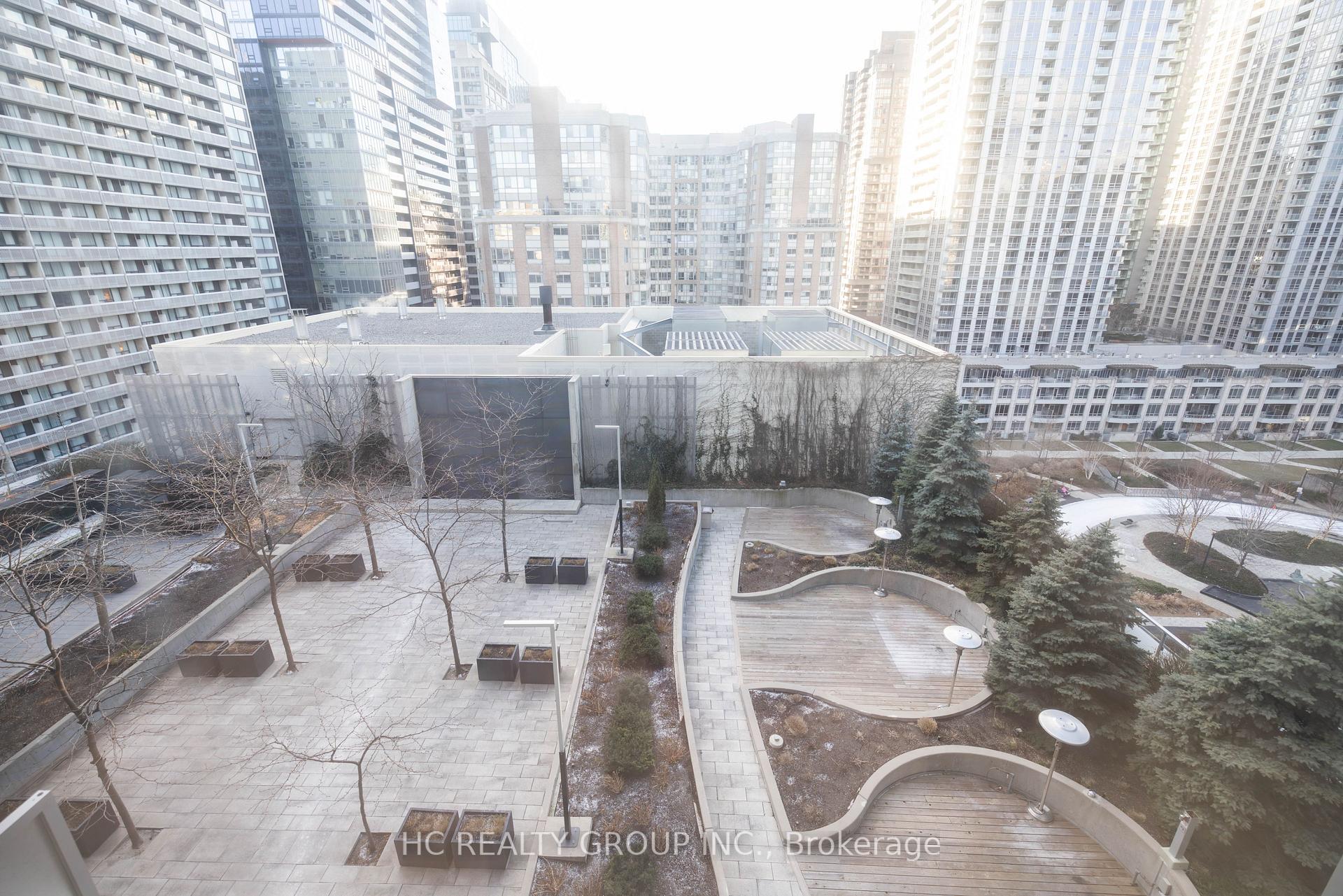 1 Bedroom Condo at 386 Yonge, Toronto For sale