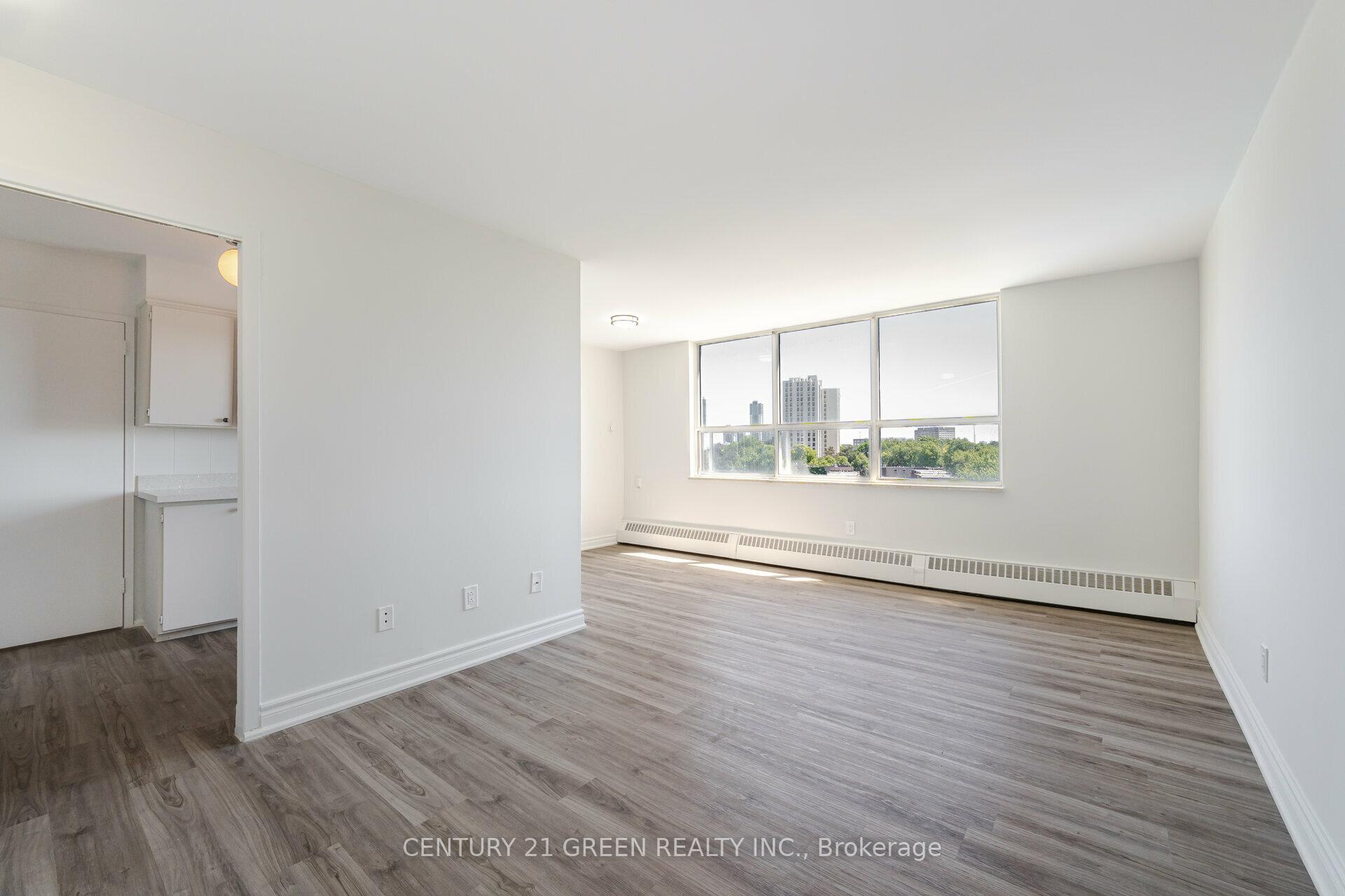 4 Bedrooms Condo at 5 Parkway Forest,  Toronto For sale