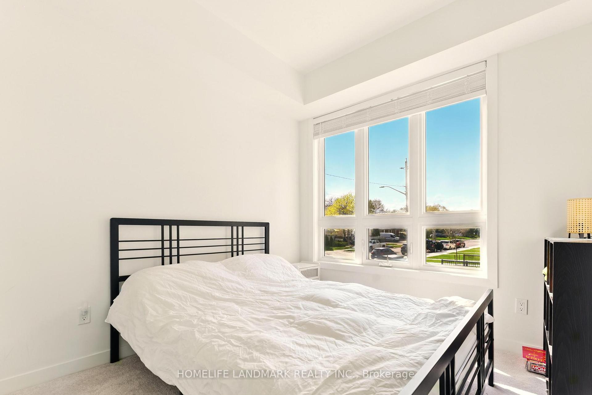 2 Bedrooms Condo at 4015 Hickory,  Mississauga For sale