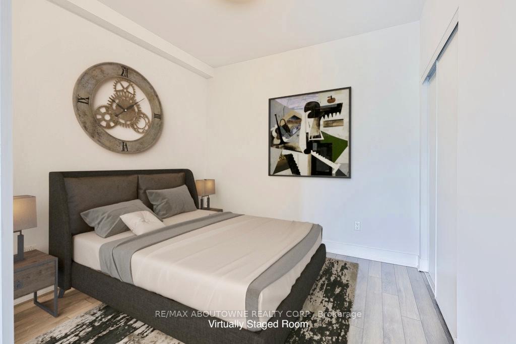 2 Bedrooms Condo at 128 Garden, Oakville For sale