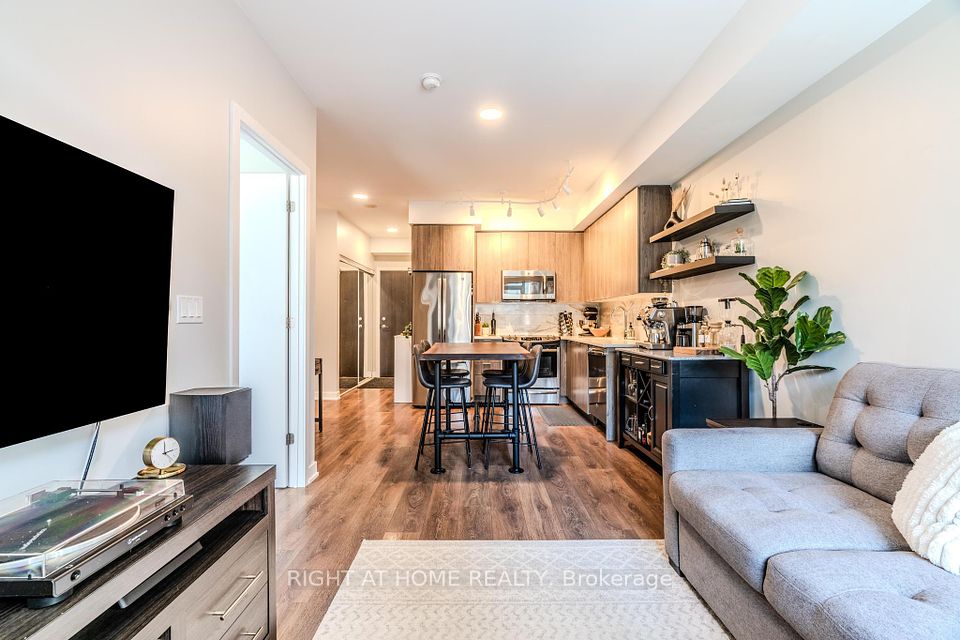 50 Bruyeres Mews