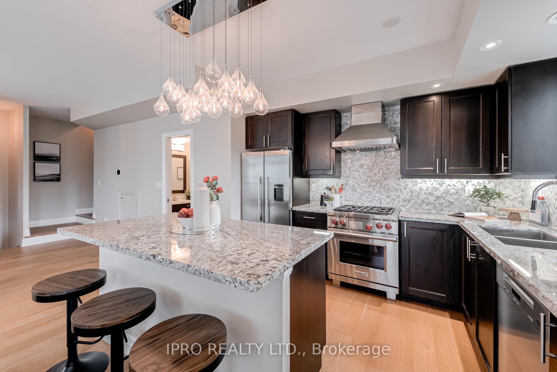 5 Bedrooms Condo at 15 Sousa Mendes, Toronto For sale