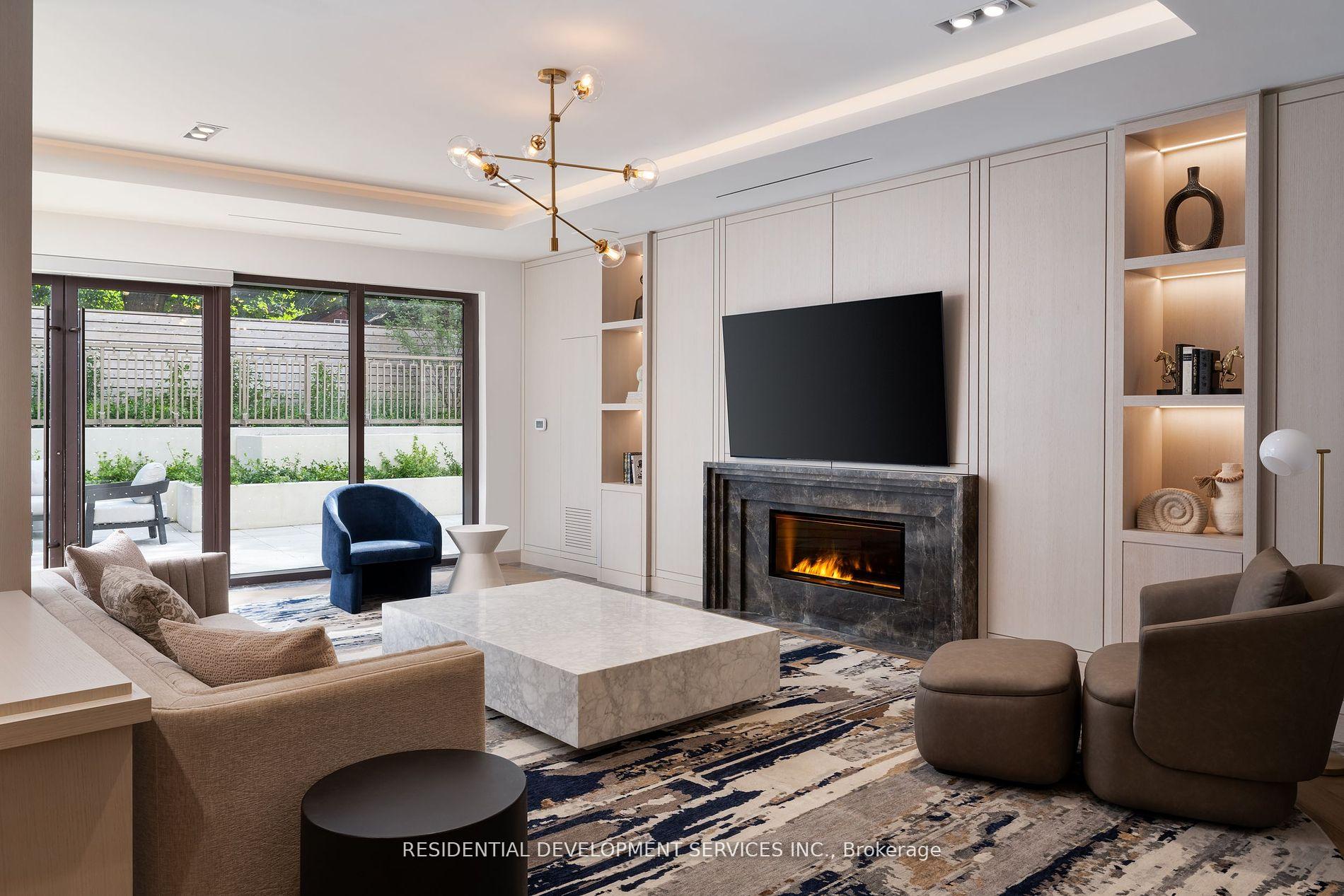 3 Bedrooms Condo at 1 Strathgowan,  Toronto For sale