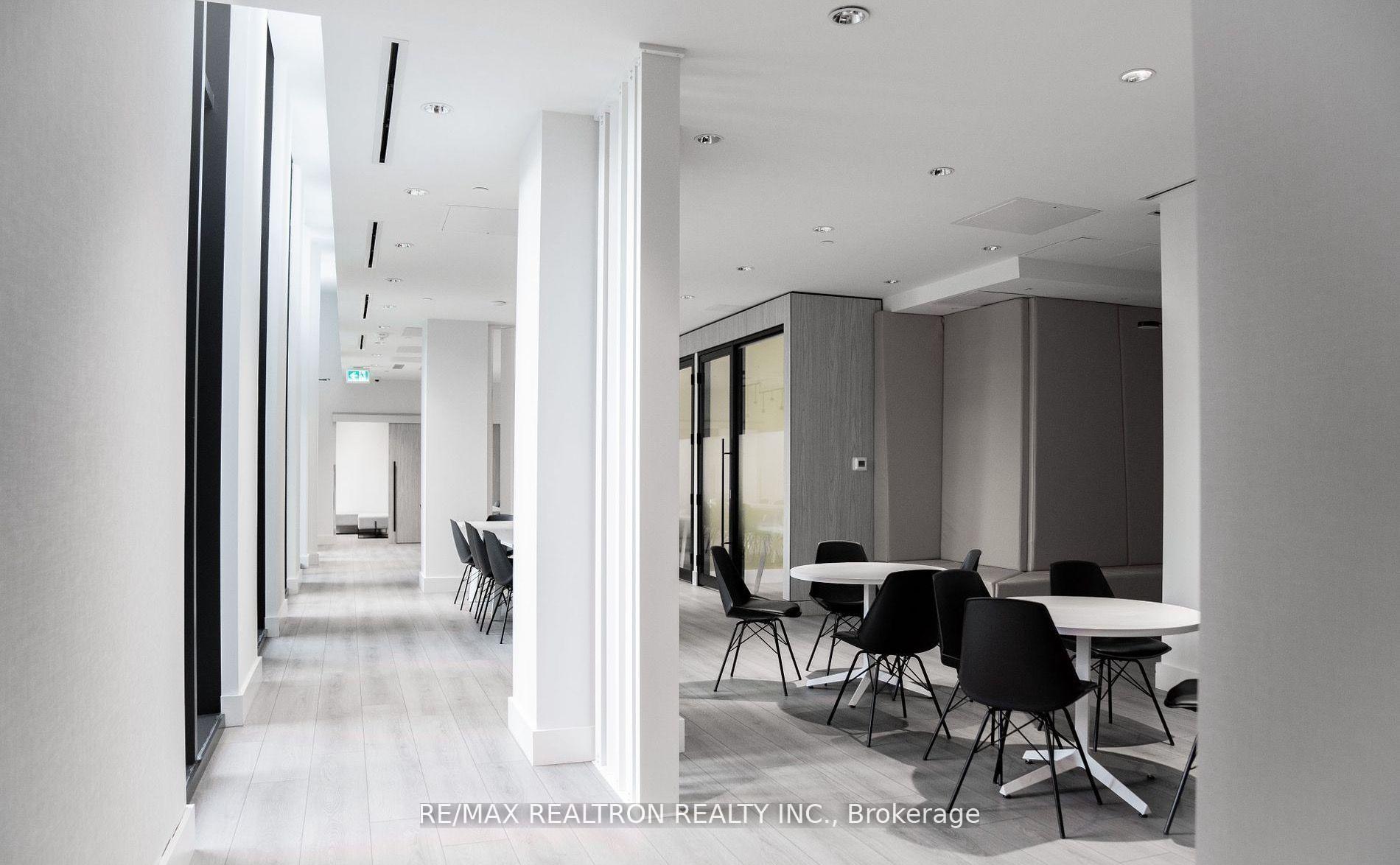 2 Bedrooms Condo at 30 Tretti,  Toronto For sale