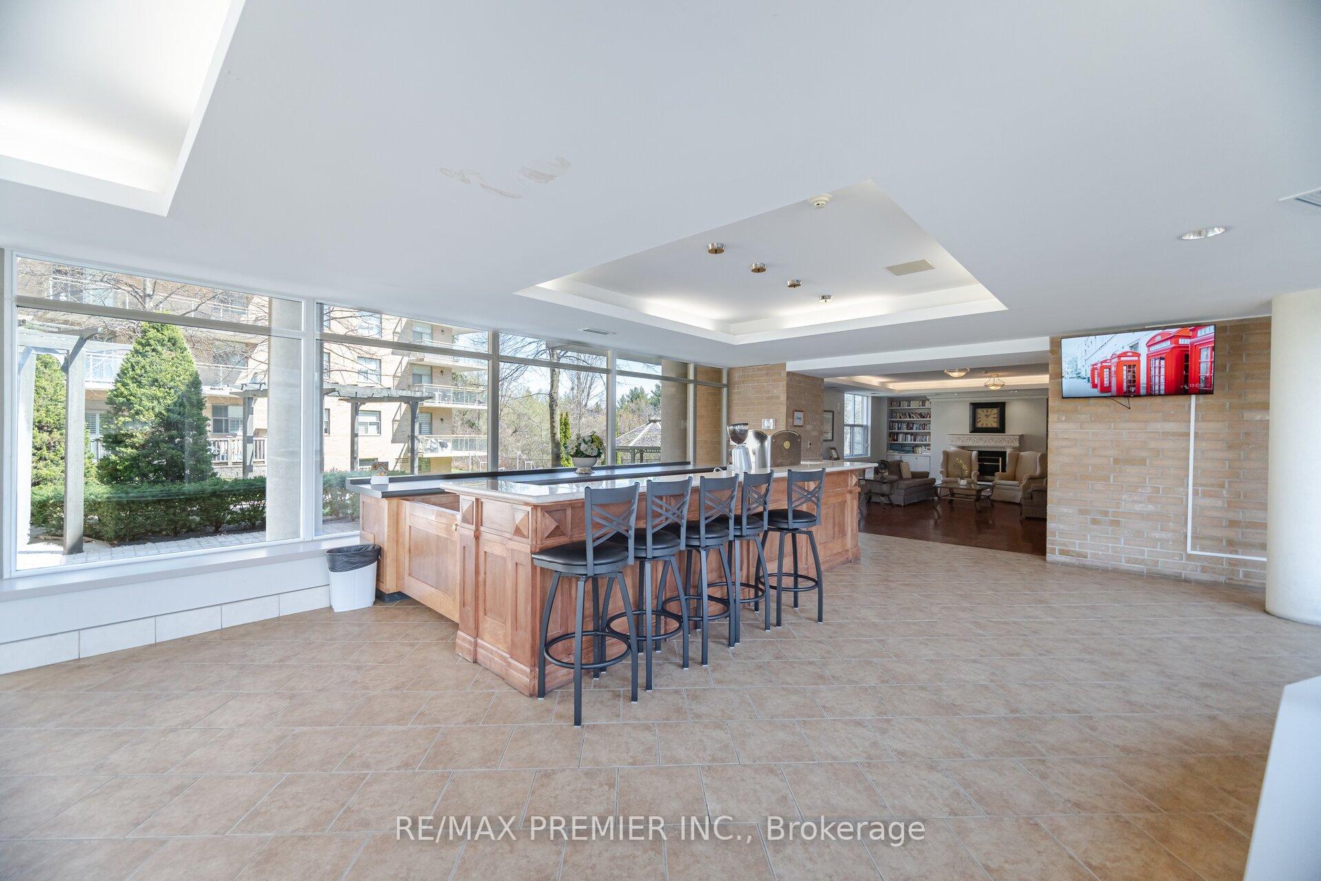 1 Bedroom Condo at 2502 Rutherford,  Vaughan For sale