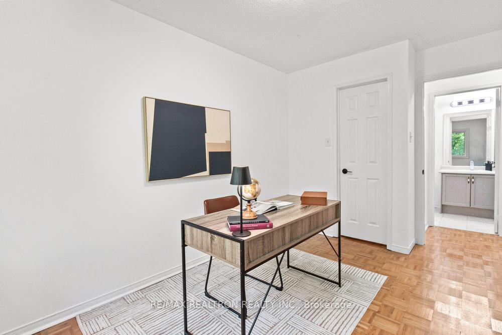 4 Bedrooms Condo at 31 Treeland, Toronto For sale